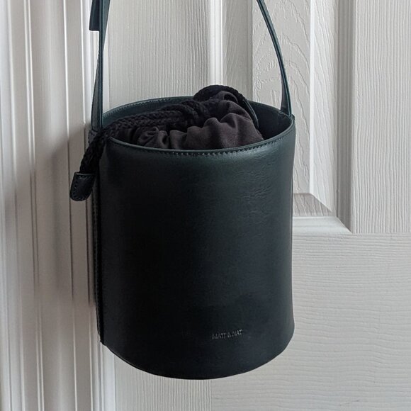 Matt and nat bucket purse - Picture 1 of 5